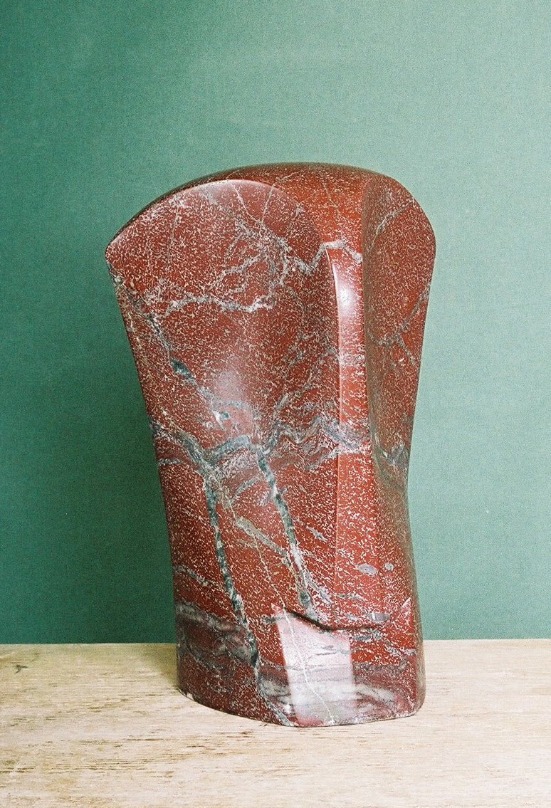 13. Convoitise, 2005, Marbre Rosso Laguna, h 30 cm