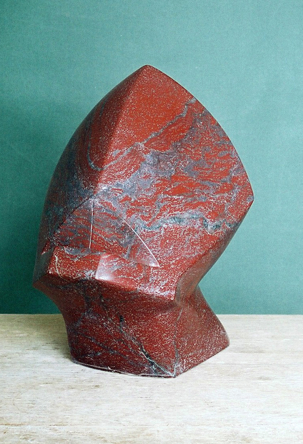 17. Cris, 2005,marbre Rosso Laguna, h 30cm