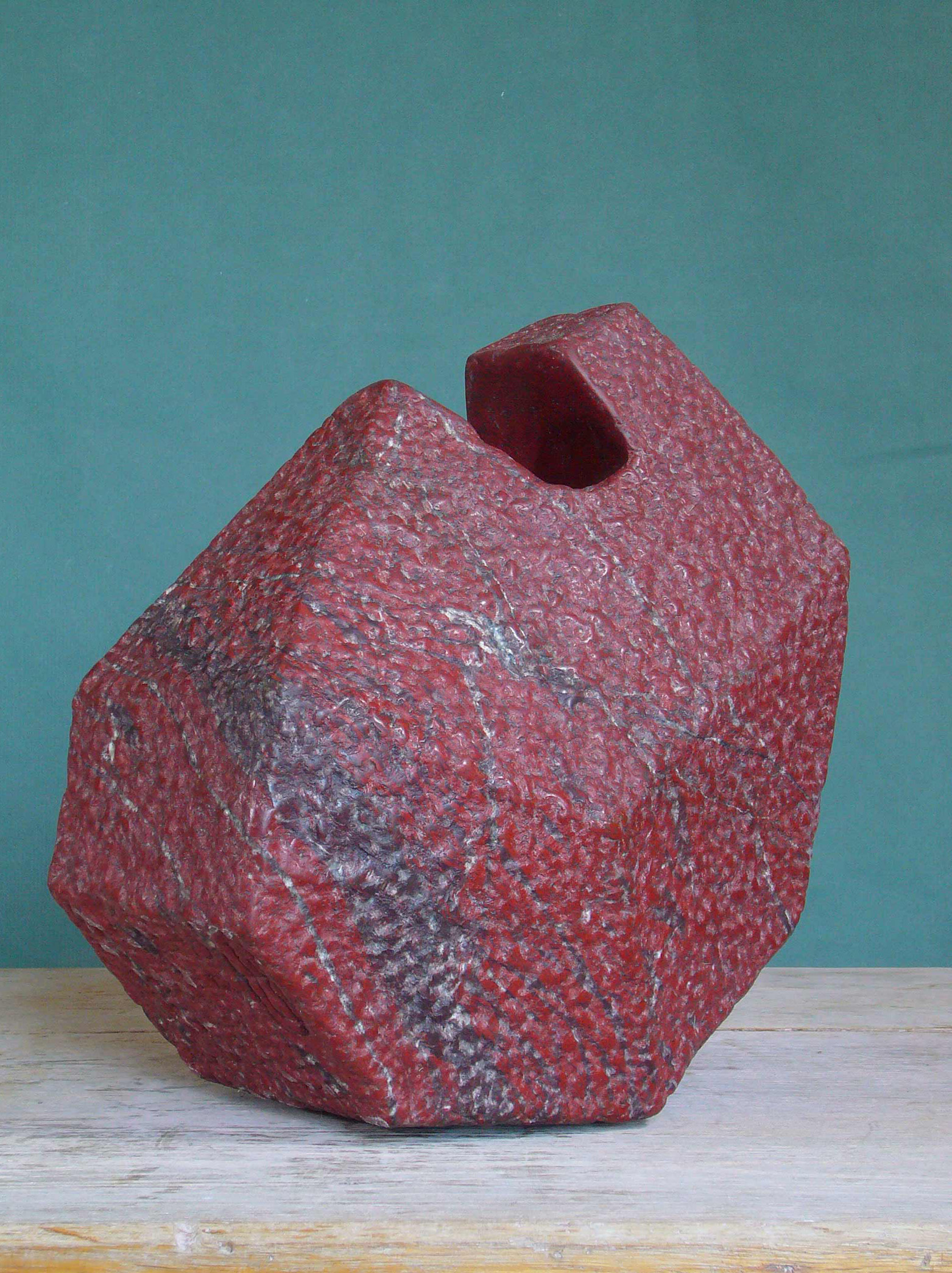 19. L’enfant-mort-ou-La guerre, 2005, marbre Rosso Laguna, h 27 cm copie