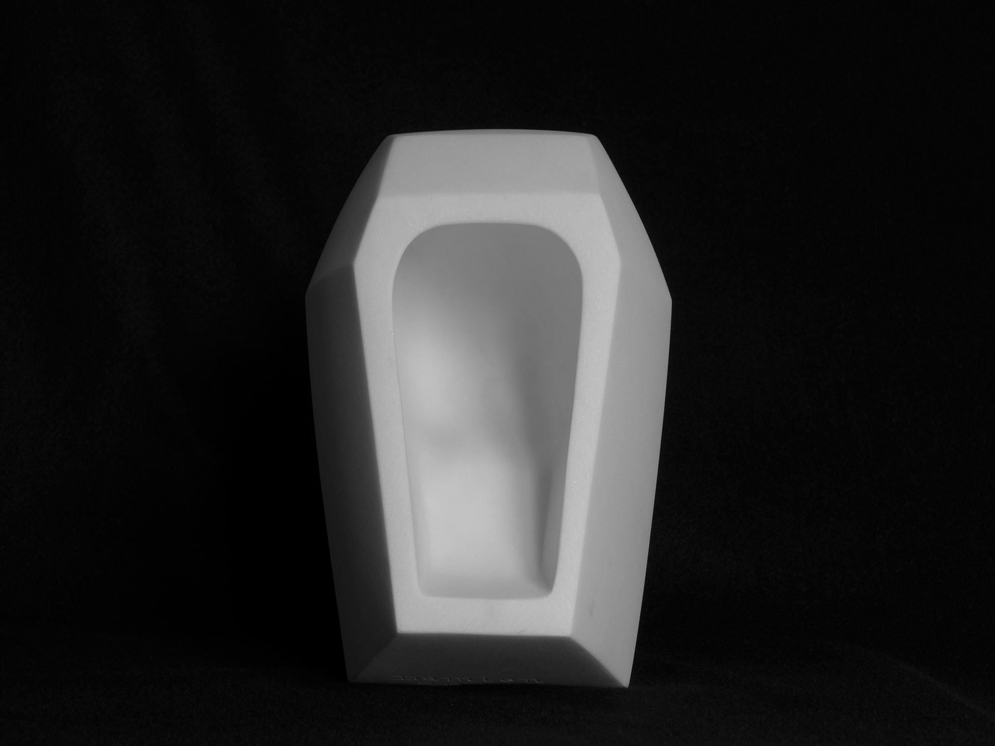 1a Vanité 1, 2015, marbre statuaire de Carrare, h 28,3 cm, ‘Dans la mort s’effacera leur visage, pour eux, plus de palais.’ copie2