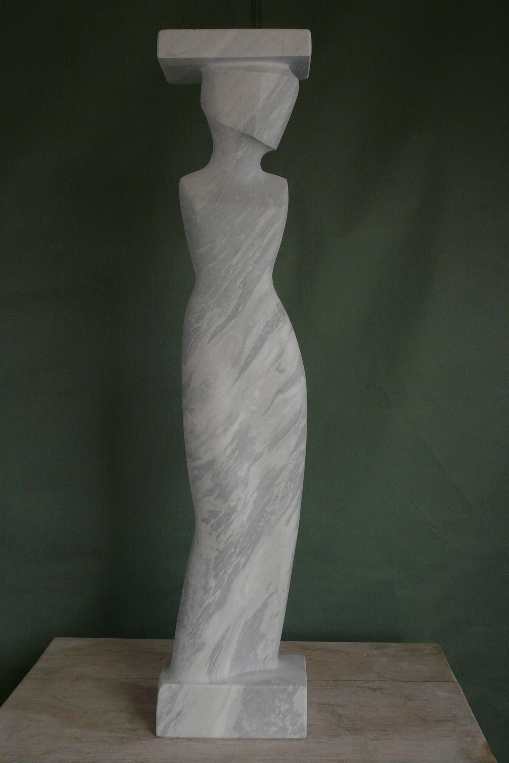 9 Iphigénie, 2007, marbre Bardiglio de Carrare, h 82 cm